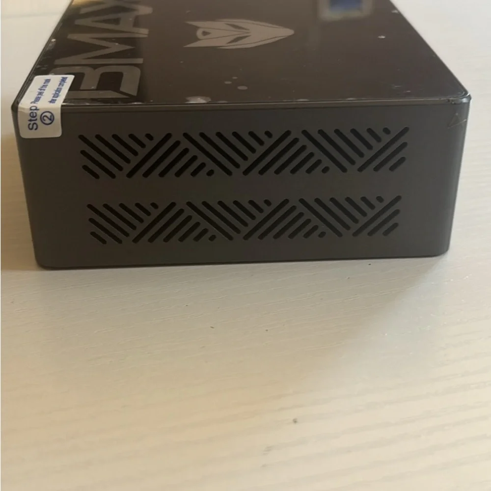 BMAX mini pc black and silver